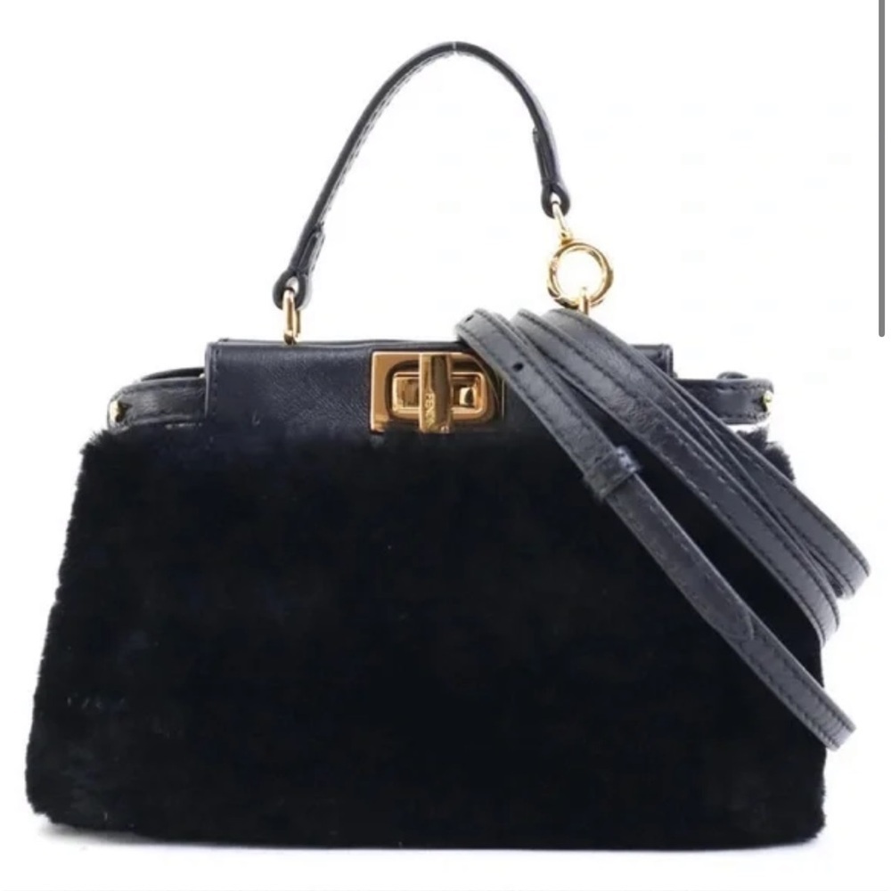 Fendi peekaboo small ! Luxurious Black Fur Shoulder Bag. Amazing condition!